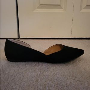 Adorable black pointed toe faux suede flats